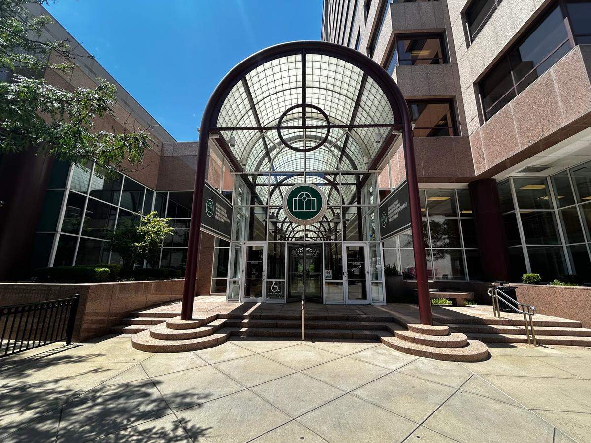 The east entrance to Commerce Tower South at 1000 Walnut St. Chick-fil-A is opening a temporary location in a suite inside.