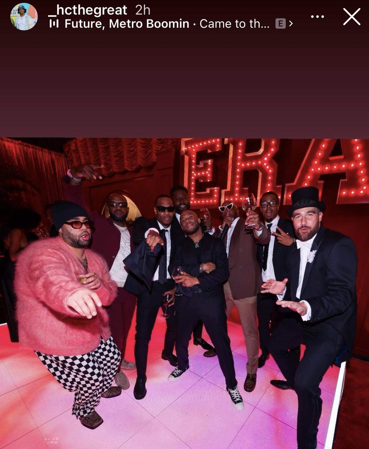 Taylor Swift’s new back-up dancers?