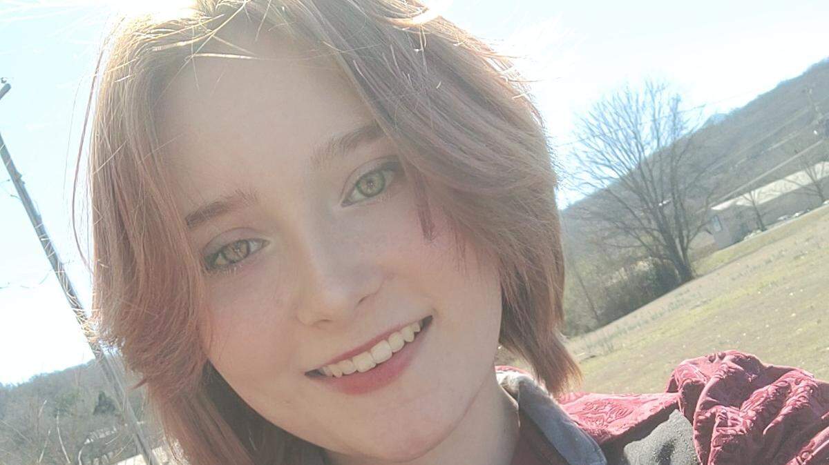 Sonja Mae Burnett of Mountainburg, Arkansas, suffered debilitating migraines for several years before she met the headache specialists at Children’s Mercy in Kansas City who prescribed a wearable medical device that has finally quelled the pain.