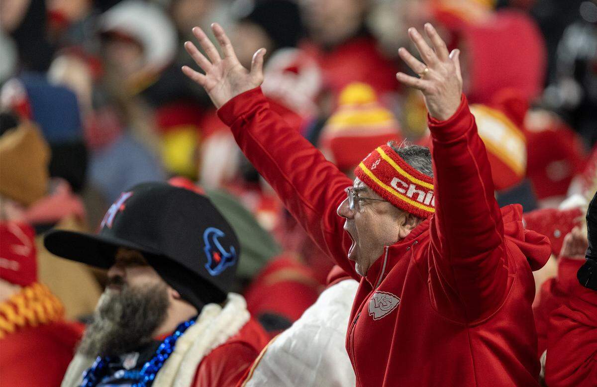 Kansas City Chiefs fans were frustrated in the first half against the Houston Texans at GEHA Field at Arrowhead Stadium on Sunday, Dec. 7, 2025, in Kansas City.