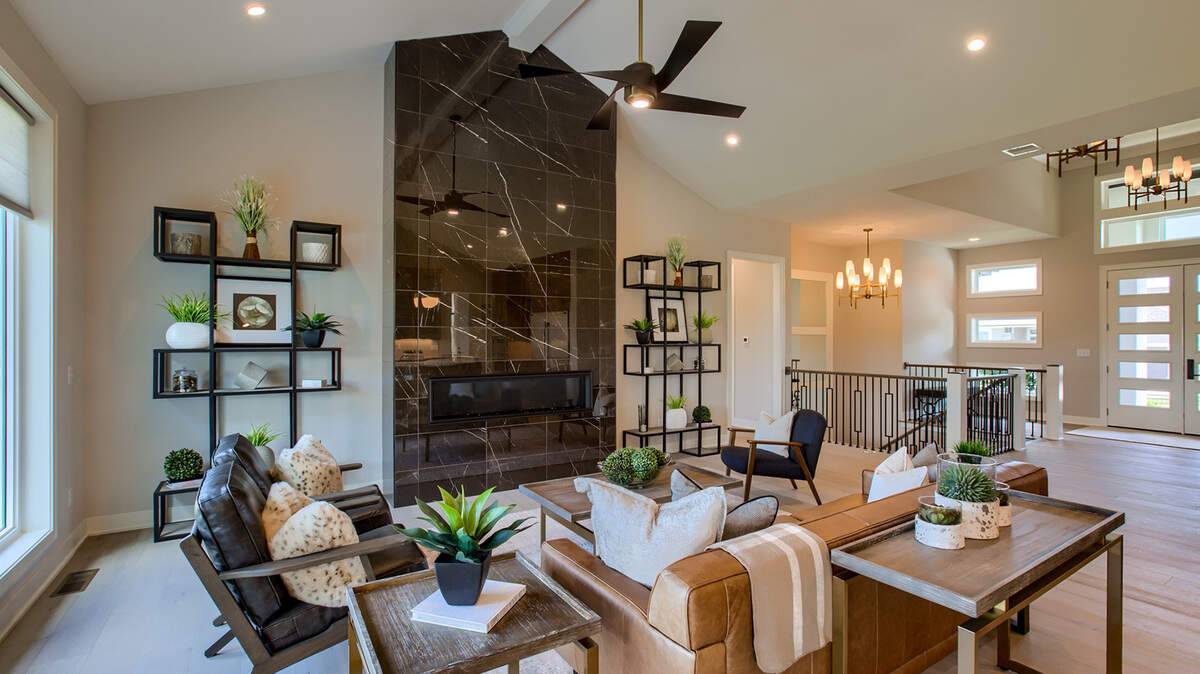 Rodrock was thrilled to net 9 fantastic wins during this year’s Fall Parade of Homes. In Red Fox Run at Sundance Ridge, the show-stopping Breckenridge by L&G Homes earned top marks for Pick of Parade with its Breckenridge, a reverse 1.5-story plan that offers soft contemporary décor, coupled with soaring ceilings and a spacious layout.
