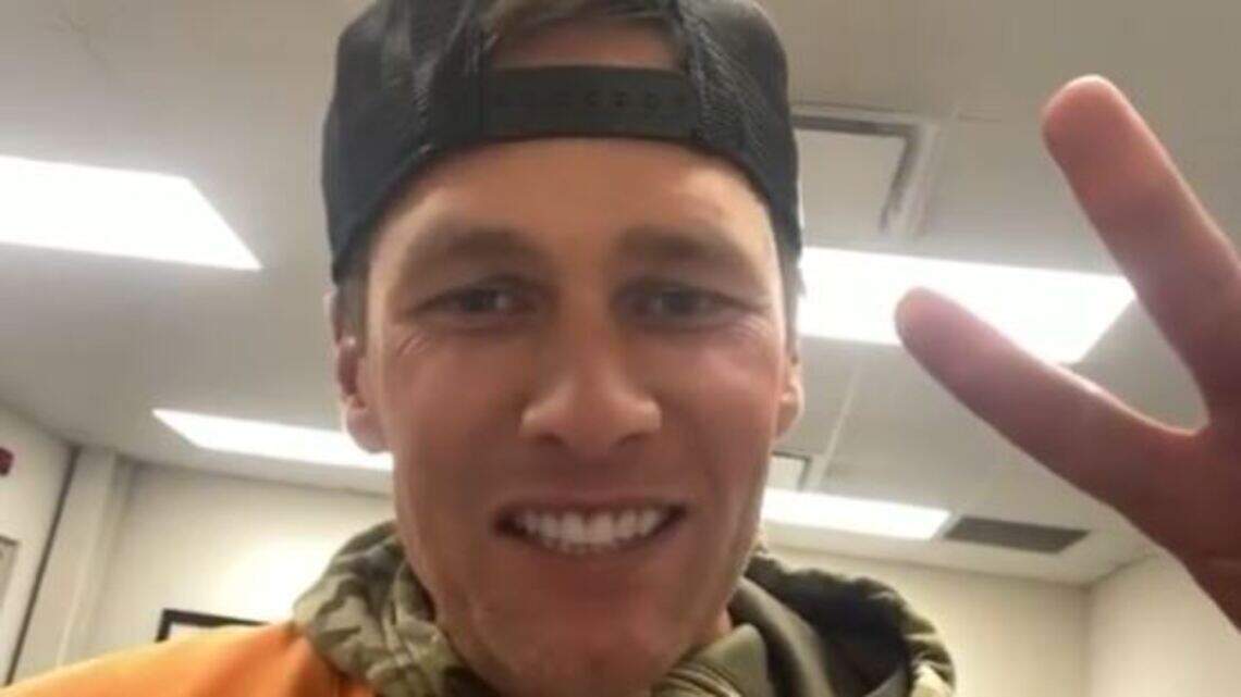 A wrong number in a text chain led to high school basketball team talking to Tom Brady