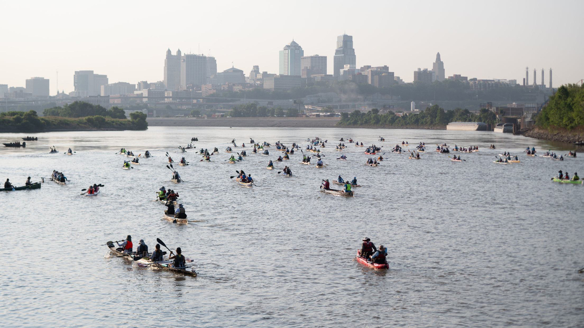 Photos of start of MR340 river race in Kansas City, Missouri | Kansas ...