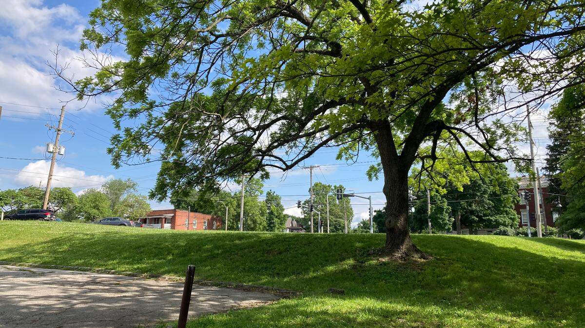 The site of a proposed future apartment building off Roanoke Road and West 39th Street in Kansas City.