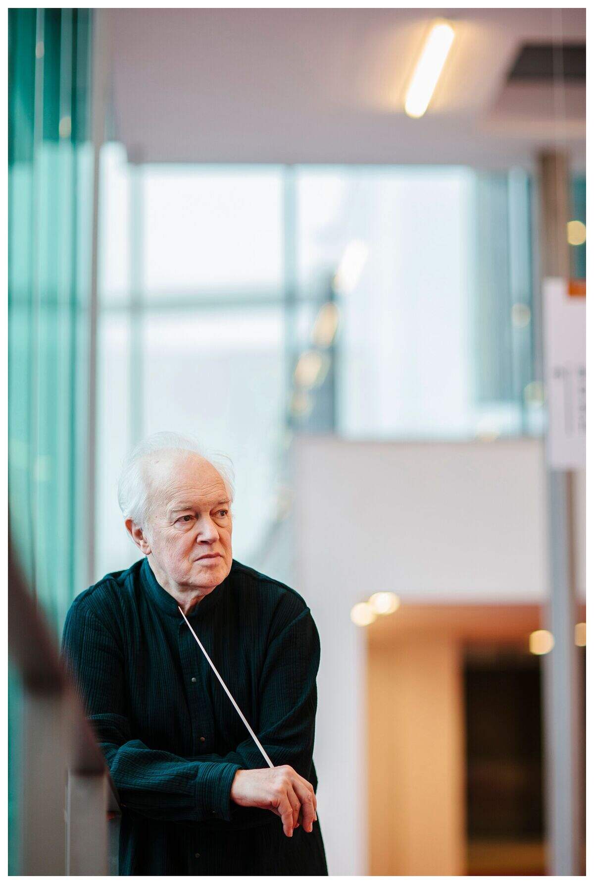 Dutch conductor Edo de Waart will guest conduct the Kansas City Symphony March 8-10 at Helzberg Hall.