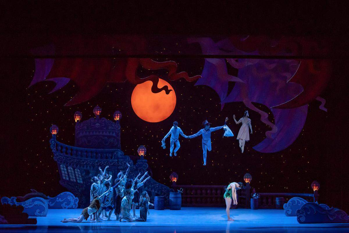 One of the reasons “Peter Pan” appeals to Devon Carney, artistic director of the Kansas City Ballet: “I’ve always wanted to fly.”