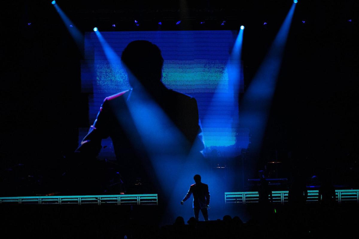 Barry Manilow performs on stage at the T-Mobile Center during a stop in Kansas City as part of The Last Concerts Tour.