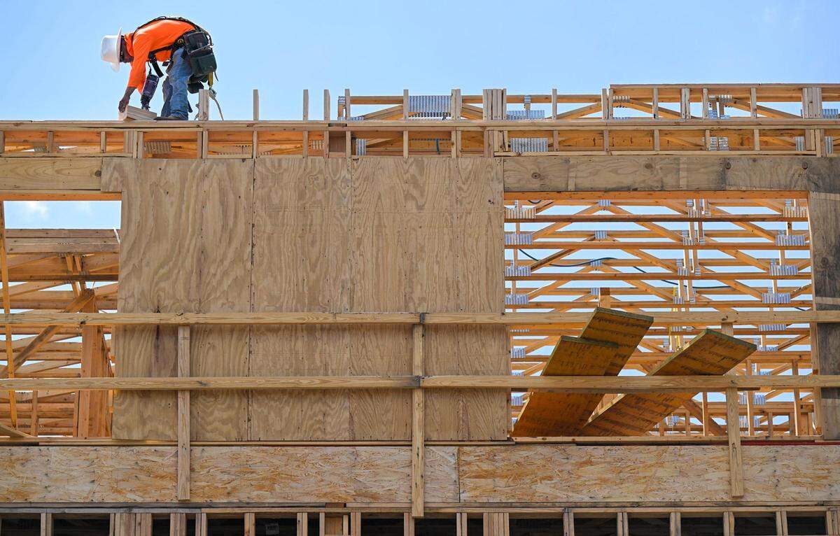 The Residence on Rock Creek apartment complex is under construction at 5399 Martway St., on the site of the old Mission Bowl, which was destroyed by fire in 2015. Developers will dedicate 20% of the 176 units for lower income renters.
