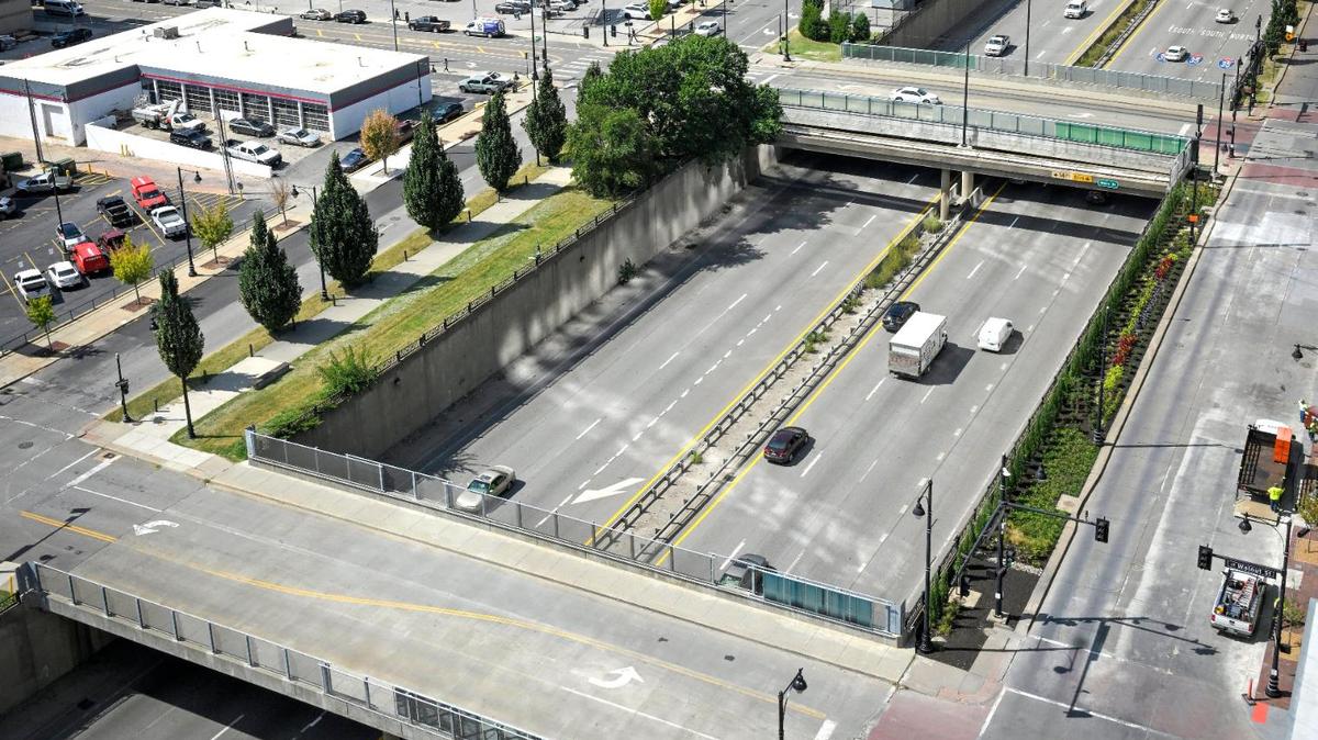 The South Loop project would put a cap over Interstate 670 in downtown Kansas City, creating a large, urban park that would connect the city’s business district and the Crossroads Arts District.