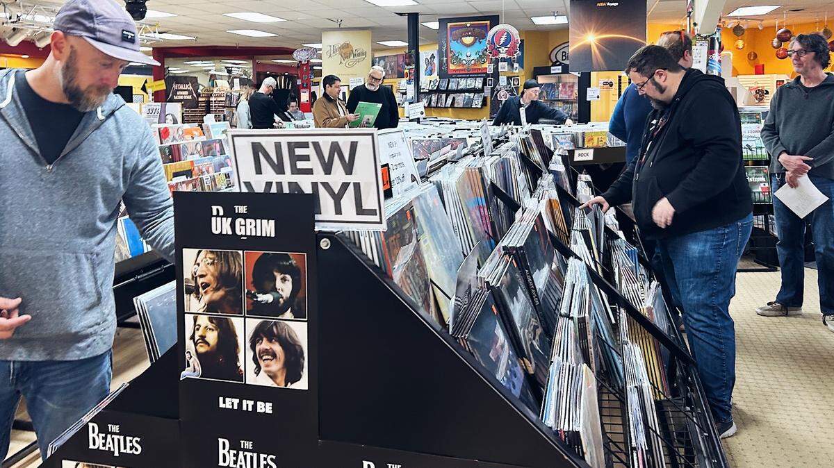 Vinyl Renaissance and Audio is closing after serving the Kansas City area for more than 20 years.