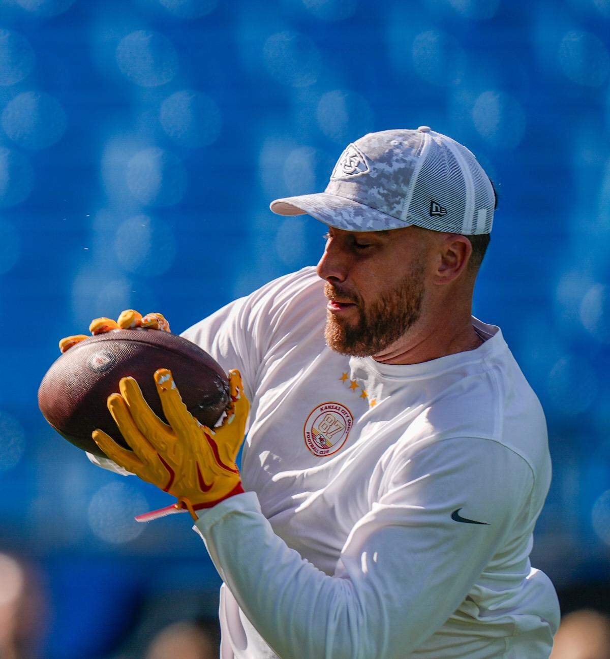 Kansas City Chiefs tight end Travis Kelce (87) makes a catch during pregame warmups against the Carolina Panthers at Bank of America Stadium.