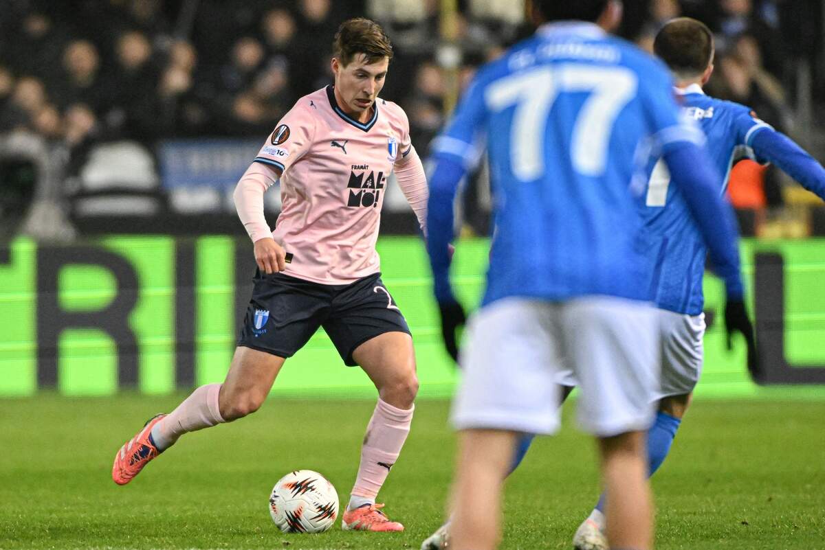 Malmo's Lasse Berg Johnsen pictured in action during a soccer game between Belgian soccer team KRC Genk and Swedish team Malmo FF, in Genk, on Thursday 29 January 2026, on day eight of the League phase of the UEFA Europa League tournament.