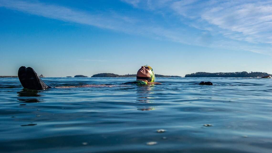 Cold Plunges Spike Dopamine Up to 500x and Rewire Your Brain — Here’s What Ice Water Actually Does