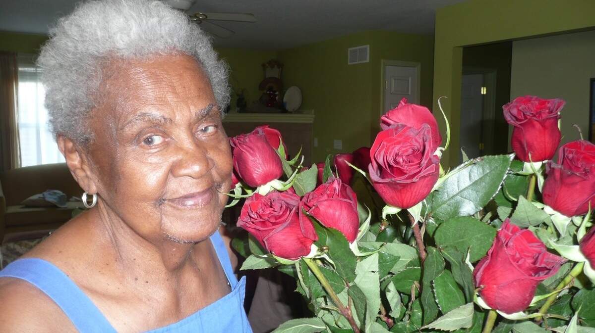 Juanita Gibson, KC’s oldest artists died April 26 at 102.