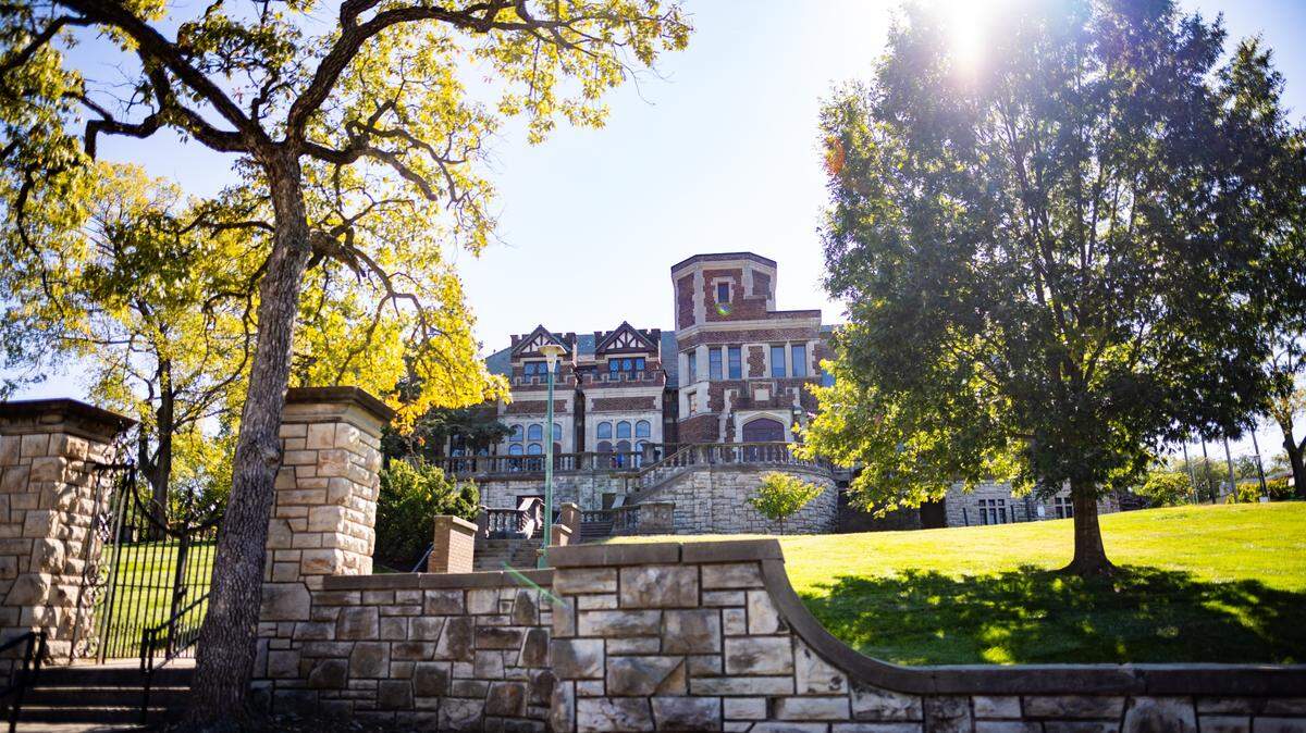 The historic Epperson House, owned by the University of Missouri-Kansas City, is expected to be transformed into a boutique hotel with a spa, restaurant and cafe.