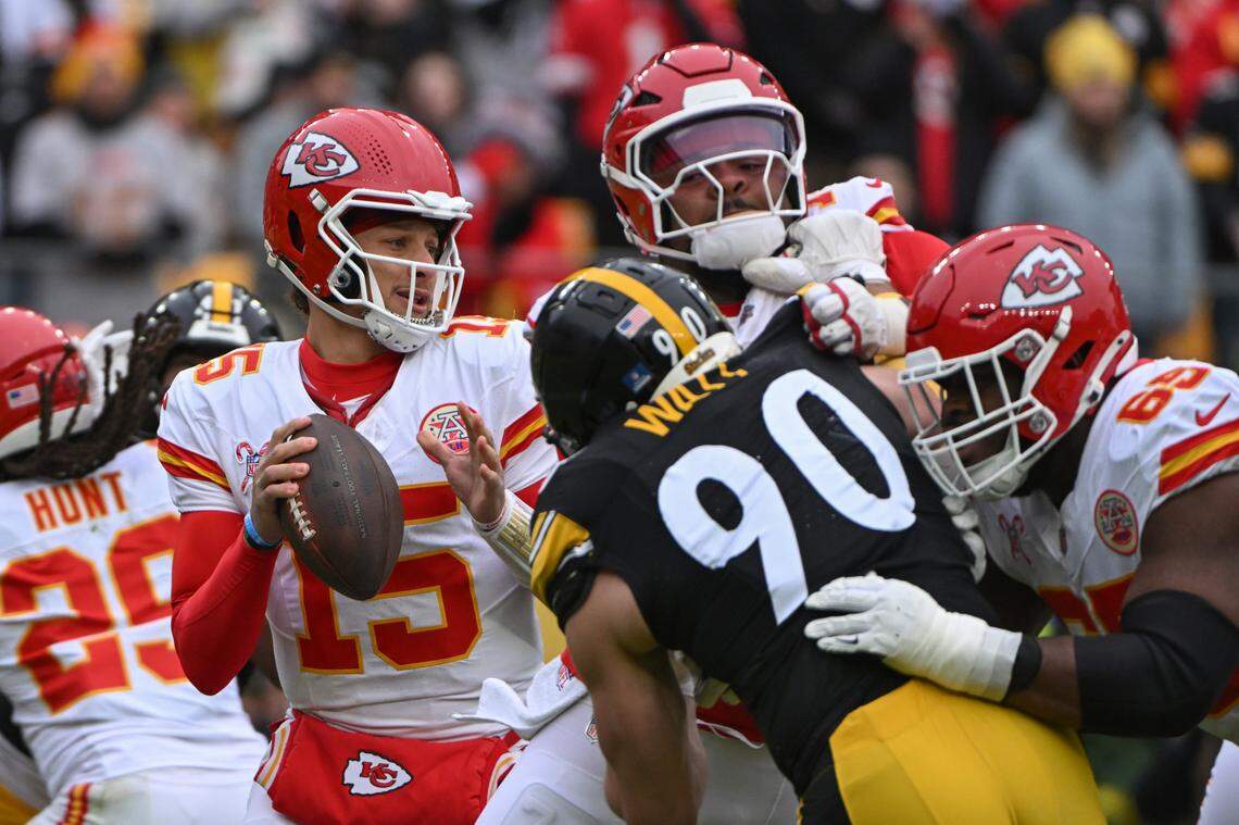 Kansas City Chiefs quarterback Patrick Mahomes looks to pass during an NFL Week 17 game against the Steelers at Acrisure Stadium in Pittsburgh, Pennsylvania on Wednesday, Dec 25, 2024.