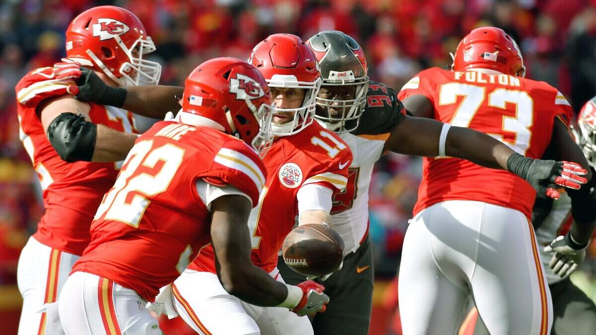 Prosecutors say a member of the 2016 Kansas City Chiefs was among NFL players stung by an Ohio man’s scam.