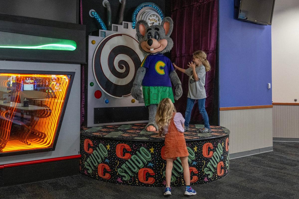 The Chuck E. Cheese animatronic character in Independence no longer sings. Soon, his stage will be replaced with a dance floor, more screens and more seating.