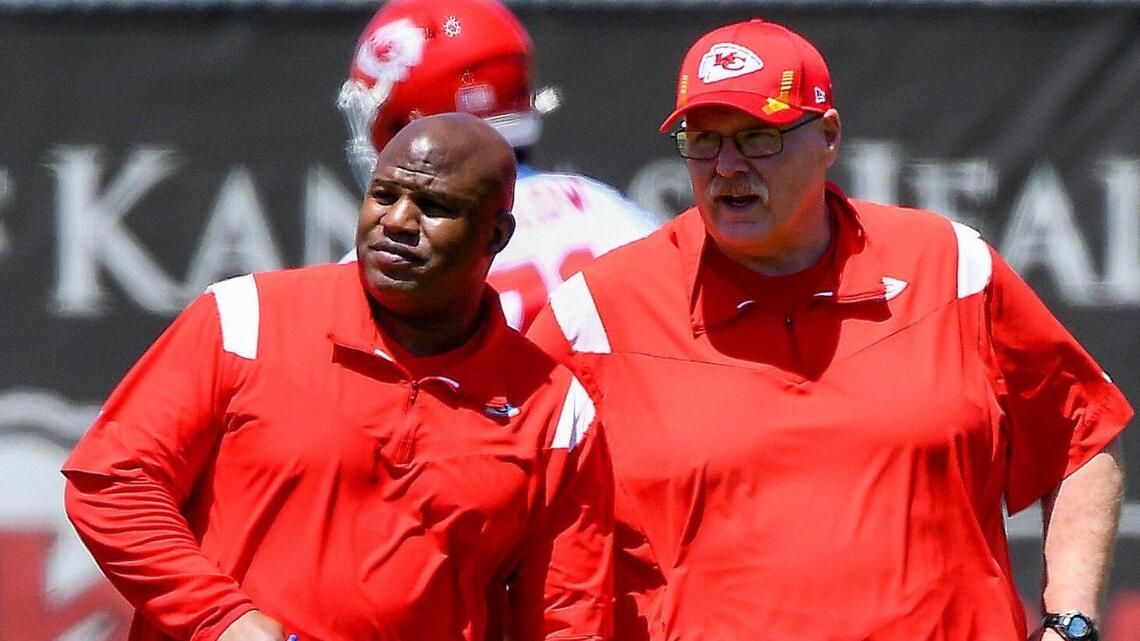 Berichten zufolge planen die KC Chiefs, Eric Bieniemy als Offensive ...