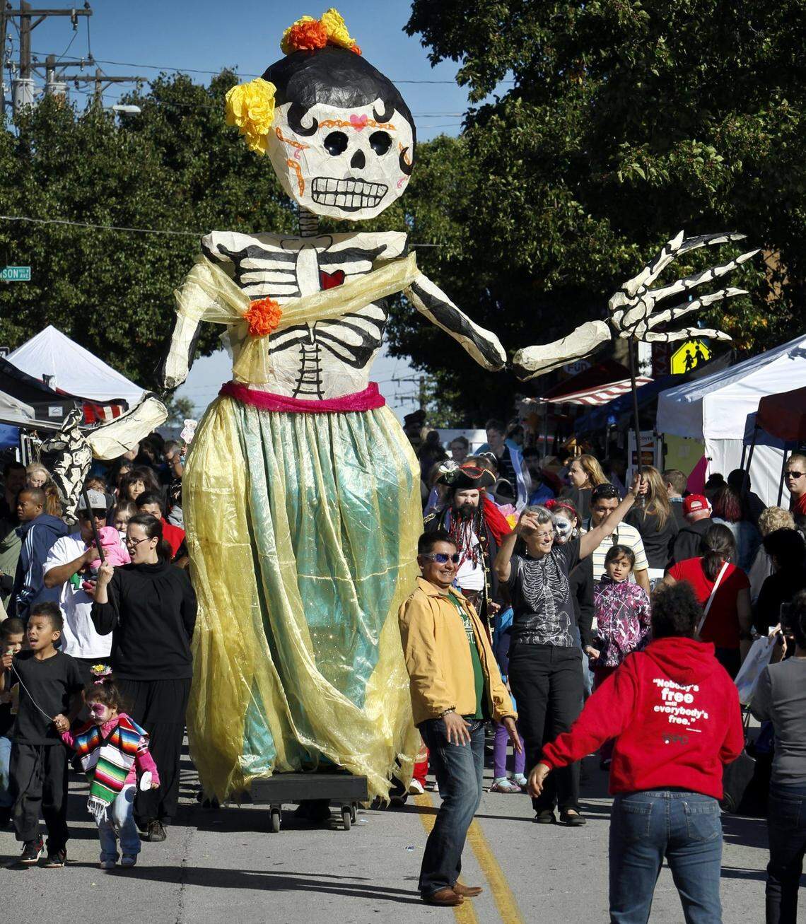 The Mattie Rhodes Center holds an annual Dia de los Muertos Festival. Dead Betty, a puppet created by the StoneLion Puppet Theatre, led a past parade.