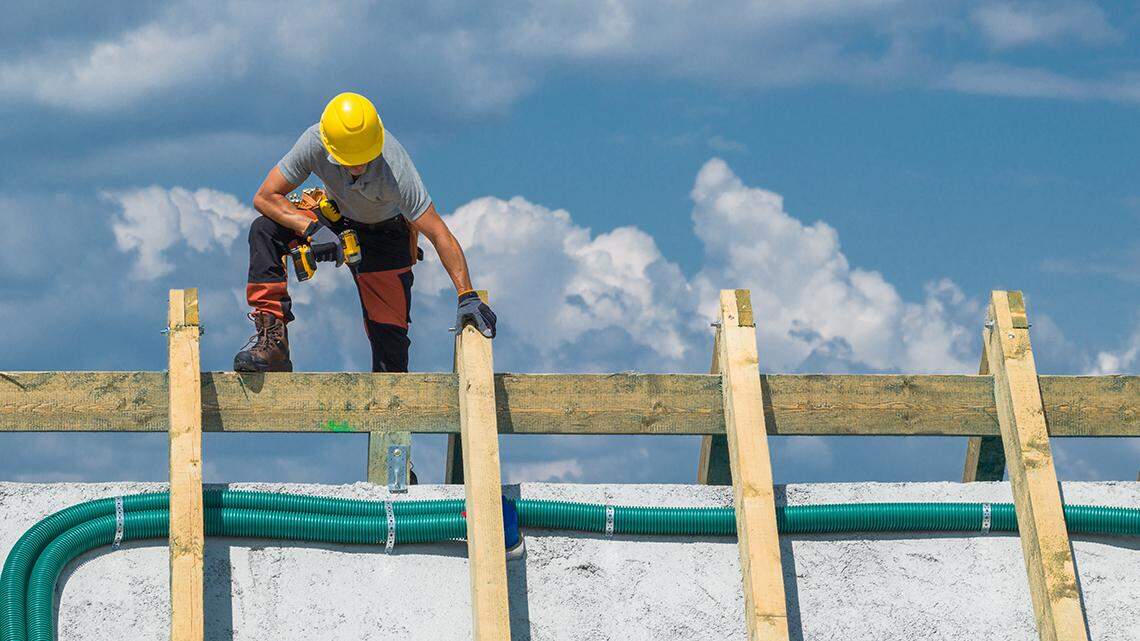 What’s being built there? Indoor pickleball club & $11M Holiday Inn Express