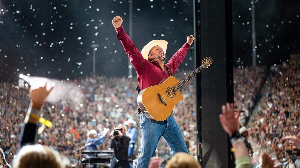 Garth Brooks concert-goers in Kansas City to wear masks in certain areas: Arrowhead