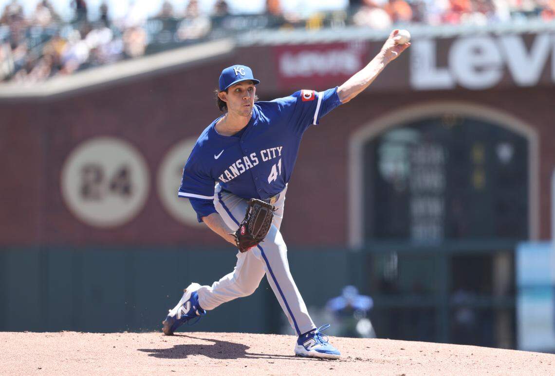 Kansas City Royals starting pitcher Daniel Lynch (41) pitches the ball against the San Francisco Giants during the first inning at Oracle Park on May 21, 2025 in San Francisco, California, USA.