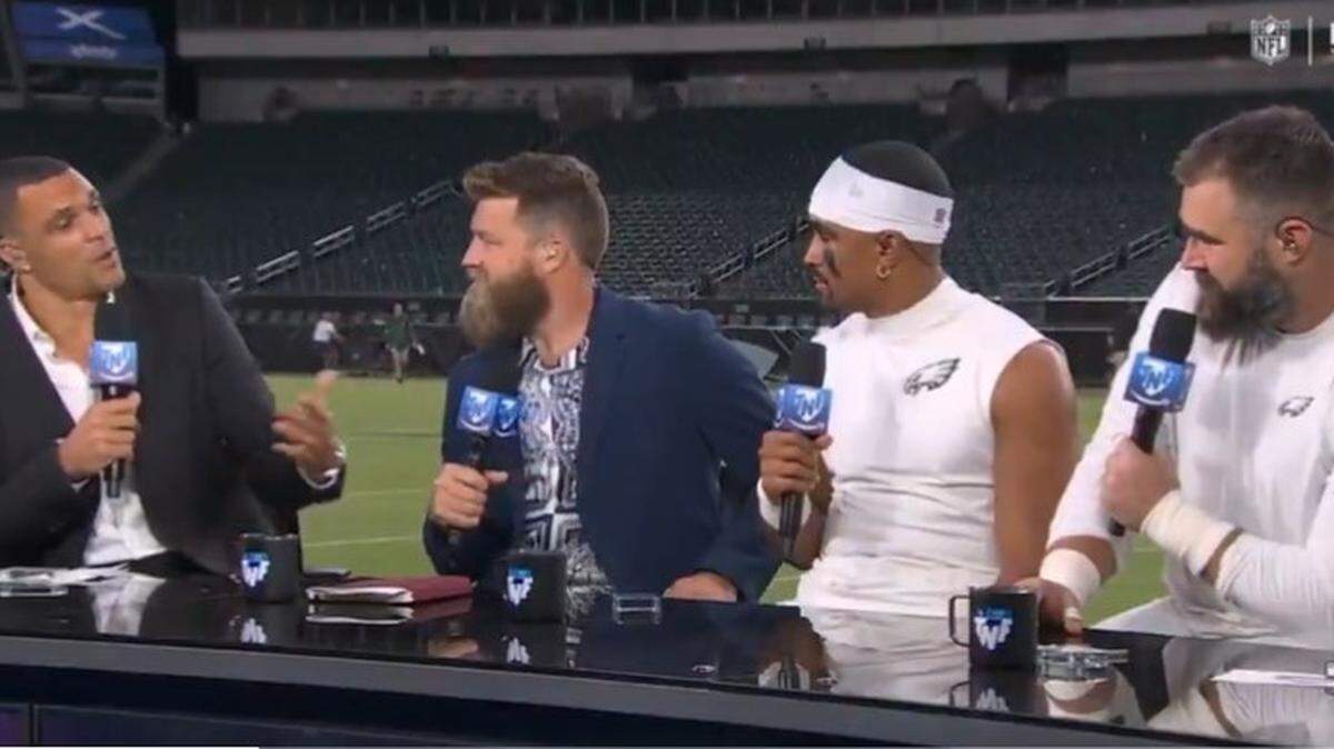 Tony Gonzalez asked Jason Kelce about his brother’s relationship with Taylor Swift.
