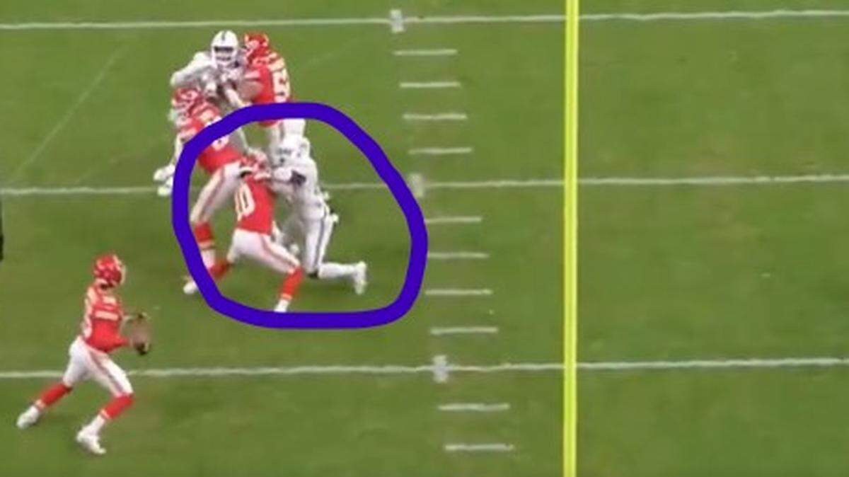 Chiefs running back Isiah Pacheco worked hard to keep Patrick Mahomes from being hit.