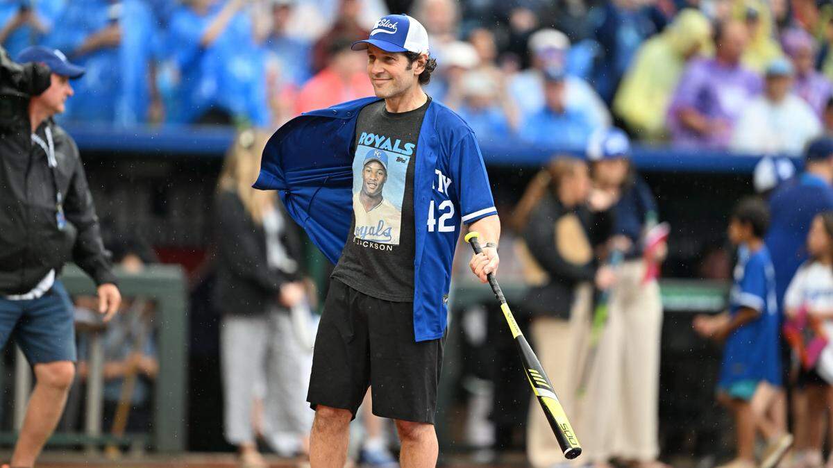 They can act! Joke! And hit the ball: Rain doesn’t dampen talent at Big Slick softball