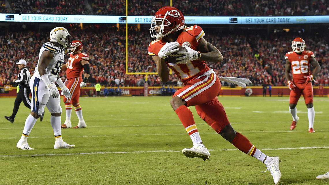 Mahomes impresses Chargers’ Rivers, throws two more TDs in Week 15 loss at Arrowhead