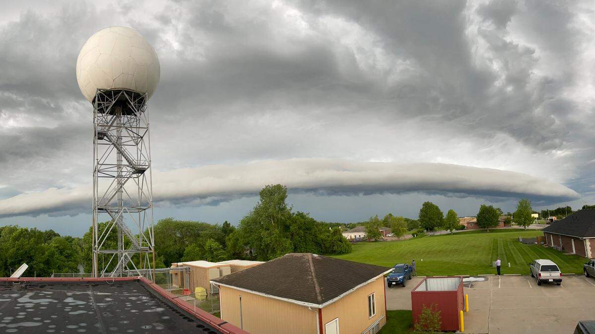 Photos of a shelf cloud from strong thunderstorms that rolled through the Kansas City area Thursday morning inundated social media. The National Weather Service in Kansas City shot this photo at its office in Pleasant Hill and challenged others to beat it.