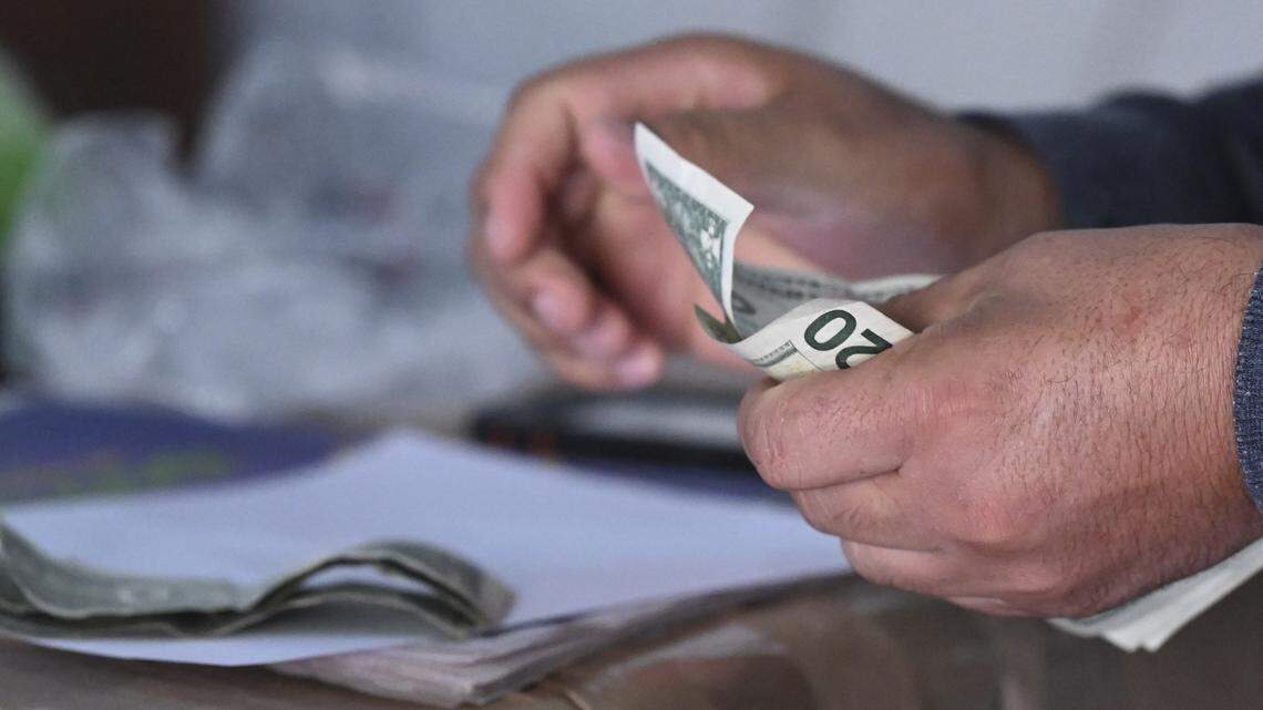 How much must you make to be middle class in metro-east? New Census data gives clues