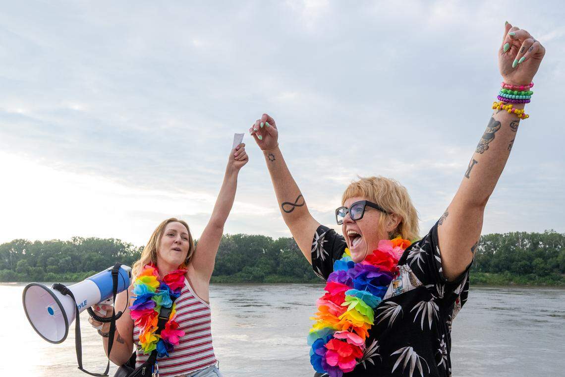 Ashleigh Foster and Thea Brannon, organizers of Scream Club scream for joy during the first meeting of the viral trend-inspired group on Sunday, Aug. 3, 2025 in Kansas City. Brannon and Foster’s goal is to ‘build community and allow people a space to let out their frustrations or scream for joy.’