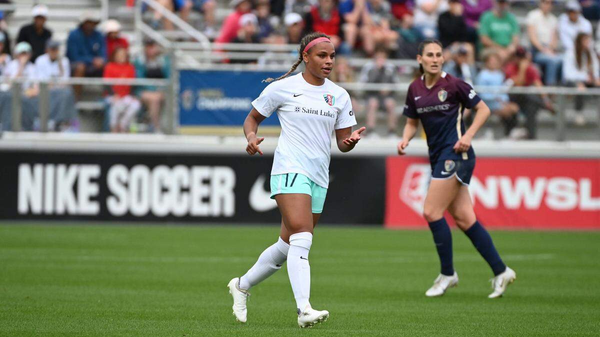 Kansas City Current forward Michelle Cooper (17) reacts against the North Carolina Courage during the first half at WakeMed Soccer Park in Cary, North Carolina, on March 25, 2023.