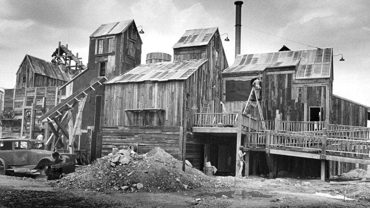 Baby Doe’s Matchless Mine, off Interstate 35 southwest of downtown, was designed to look like a shabby old silver mine.