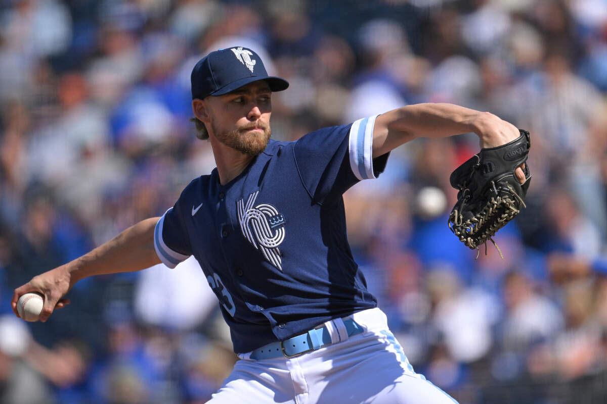 Kansas City Royals relief pitcher Josh Staumont throws against the New York Yankees during a baseball game, Sunday, May 1, 2022 in Kansas City, Mo. (AP Photo/Reed Hoffmann)