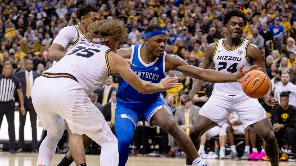 Oscar Tshiebwe continues to produce for UK. Can he get enough help before it’s too late?