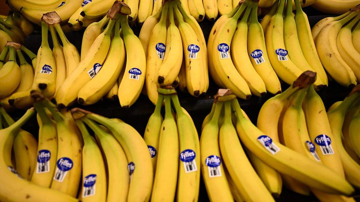 How Did a Tesco Accidentally End Up With 38000 Bananas