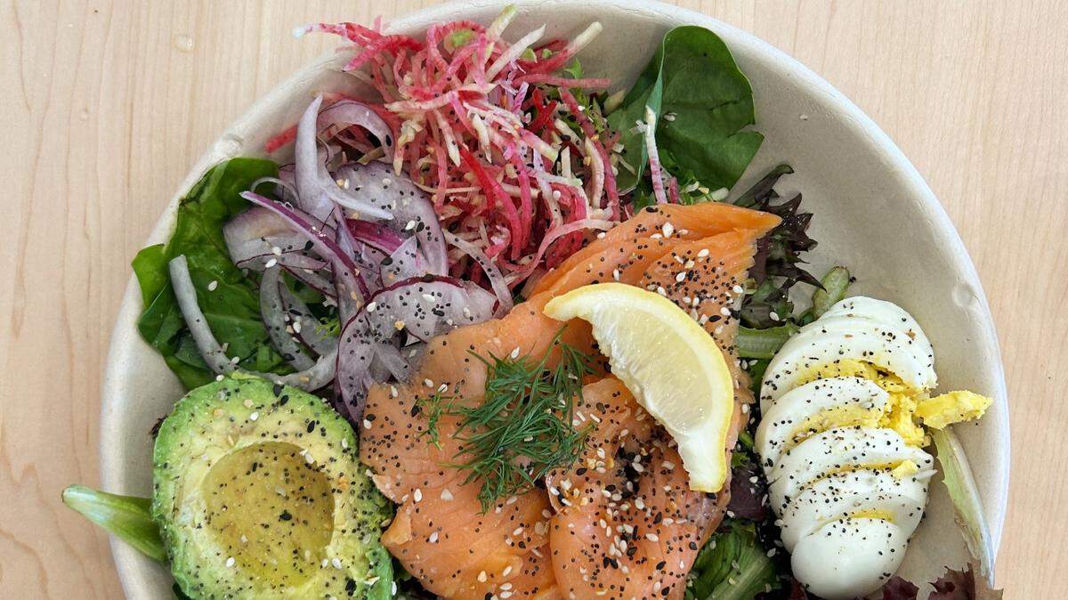 Modern Market Eatery offers bowls, pizzas, sandwiches and other healthy foods.