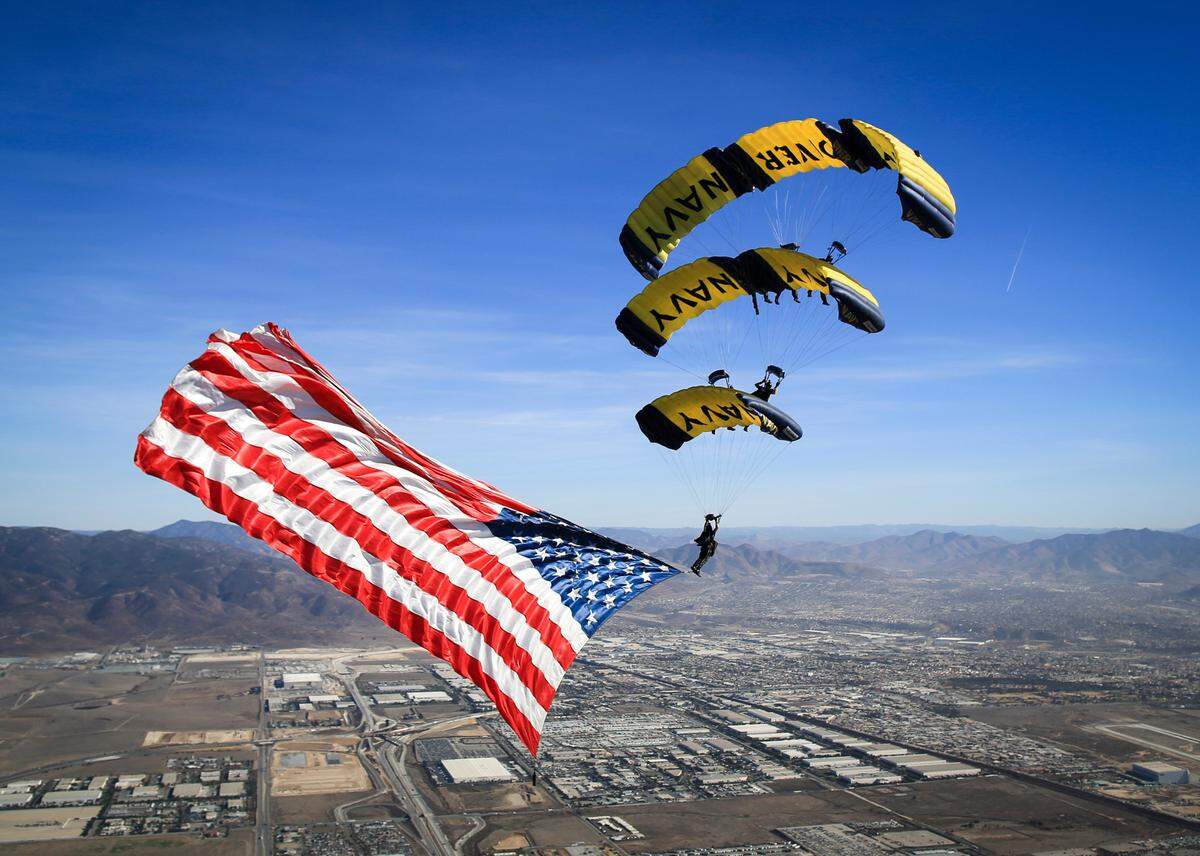 The National WWI Museum and Memorial’s Stars and Stripes Picnic on July 3 will include a show by parachutists.