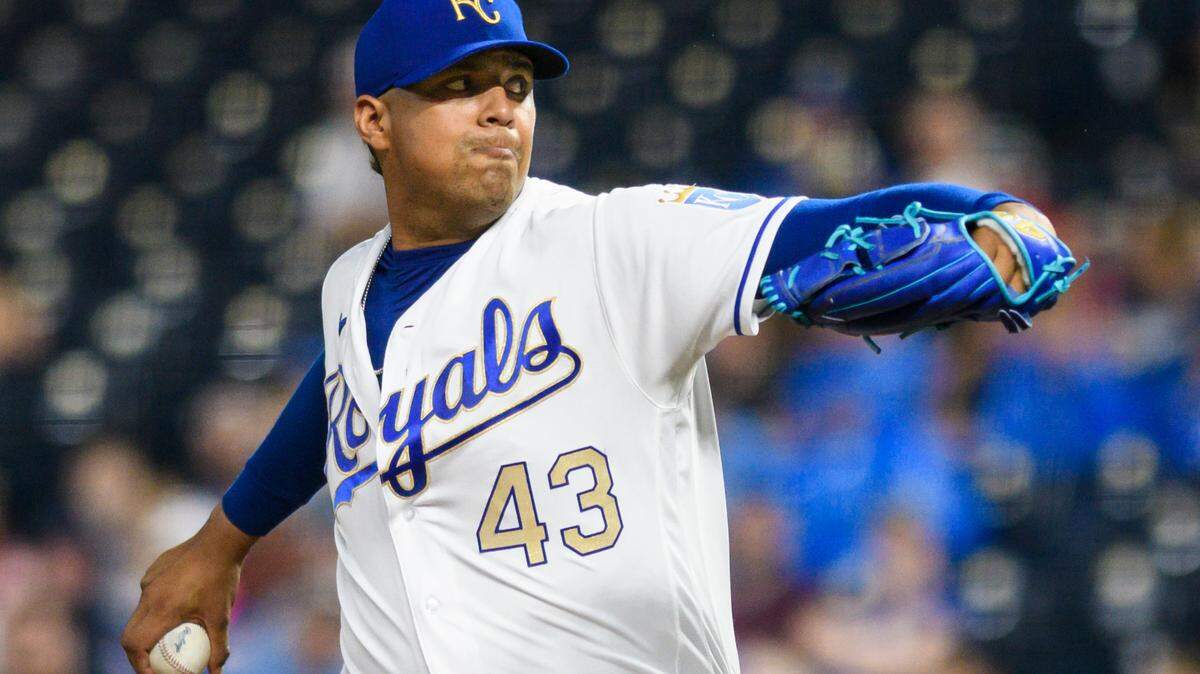 Kansas City Royals starting pitcher Carlos Hernandez throws to a Chicago White Sox batter during the first inning of a baseball game, Friday, Sept. 3, 2021, in Kansas City, Mo. (AP Photo/Reed Hoffmann)