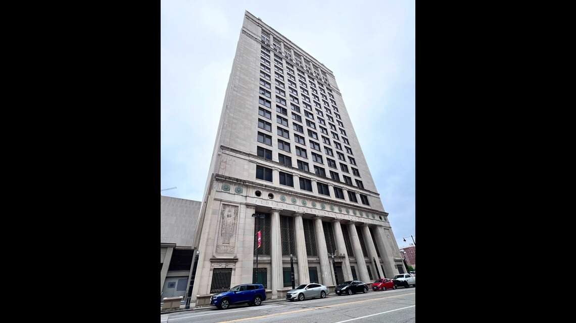 KC could force dilapidated, historic Federal Reserve tower downtown into new hands