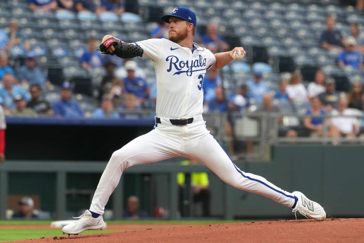 Bailey Falter #36 of the Kansas City Royals pitches in the first inning against the Washington Nationals at Kauffman Stadium on August 11, 2025 in Kansas City, Missouri.