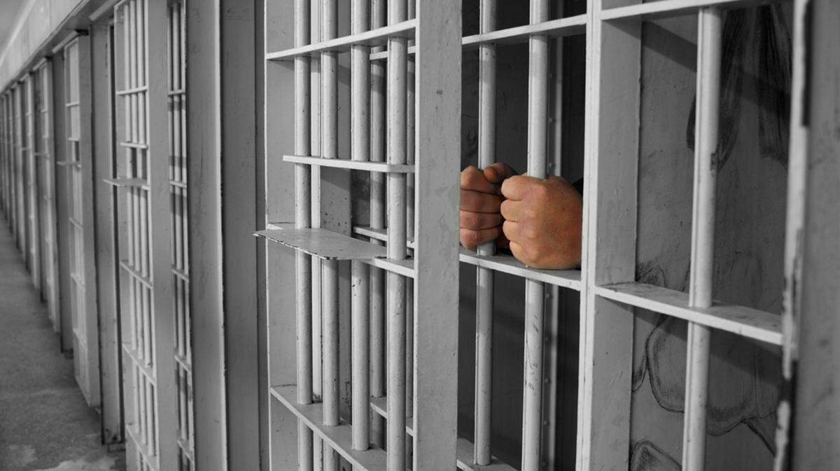 jail prison inmate prisoner photo illustration