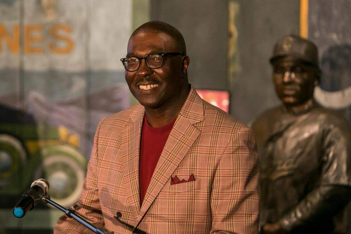 The Dole Institute will present a virtual program featuring Bob Kendrick, president of the Negro Leagues Baseball Museum.