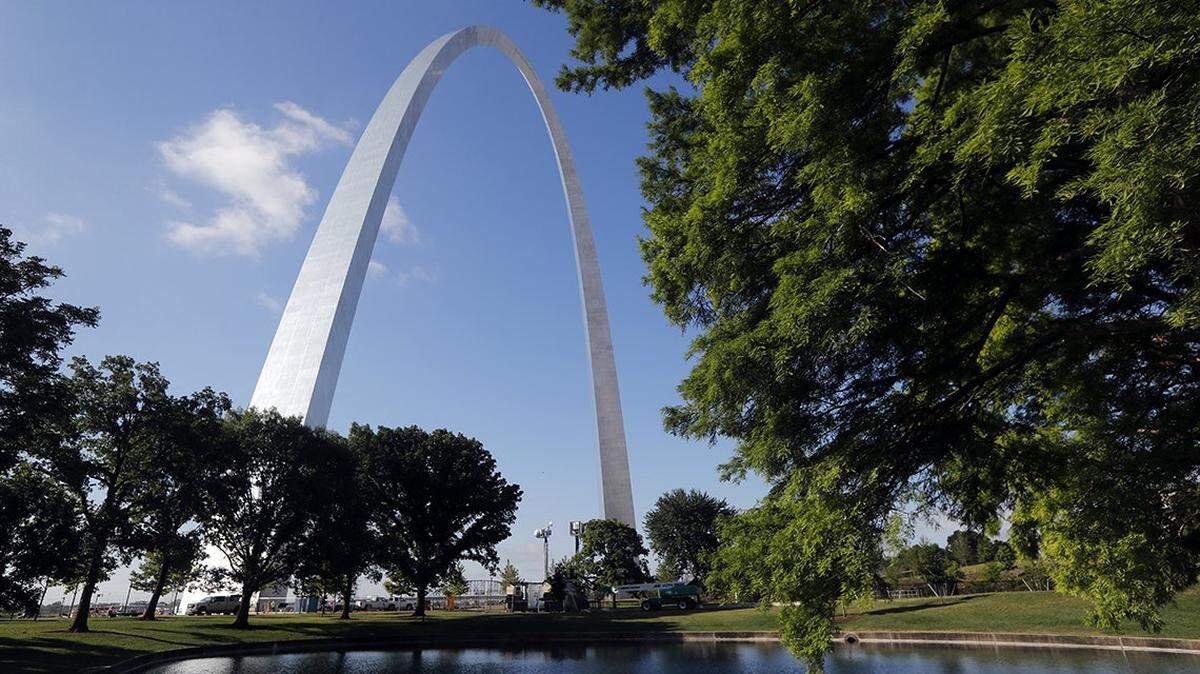 Here’s how metro-east and St. Louis neighborhoods compare to the national average for consumption-based emissions.
