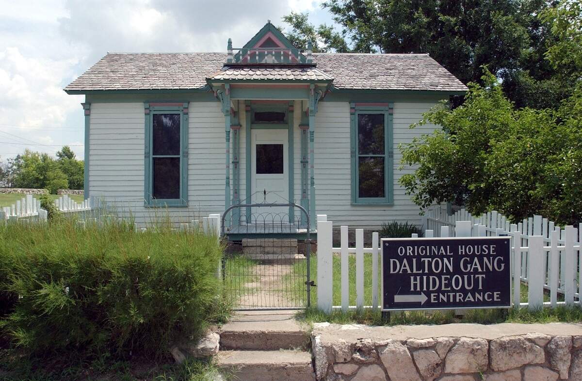 Meade, in southwest Kansas, is the site of a supposed hideout of the Dalton Gang.