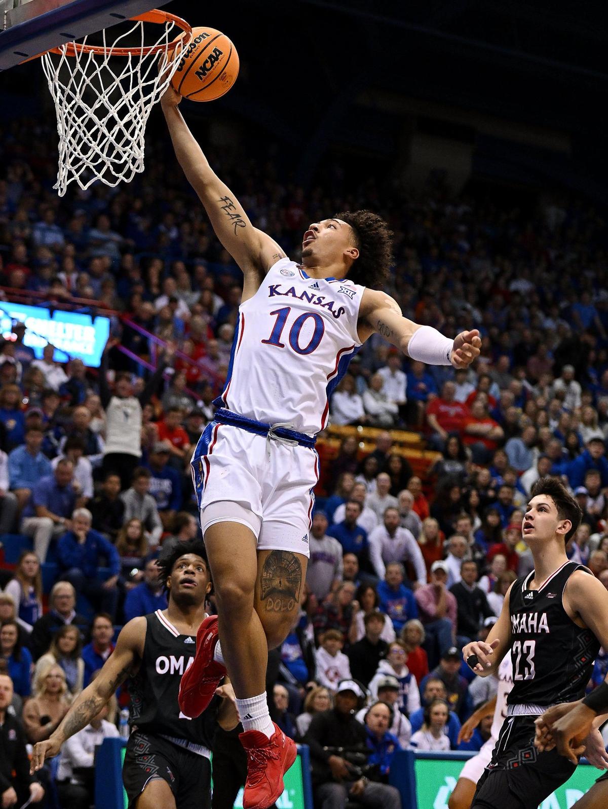 KU’s Jalen Wilson sasiled past the Omaha defense for a bucket during the first half of Monday night’s game at Allen Fieldhouse.