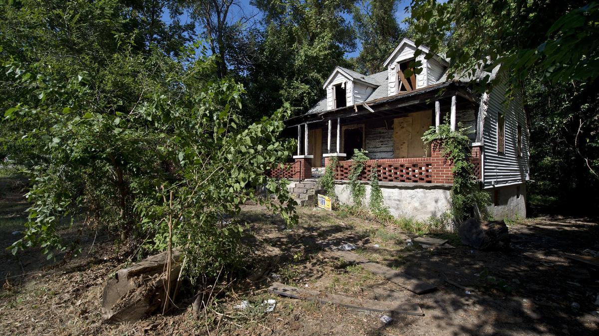 Marlin Mack was killed in a firefight with Kansas City police on Sunday, July 15, 2018, at this burned out house at 30th Street and Topping Avenue. Mack was a suspect in the off-campus shooting death of a UMKC graduate student.